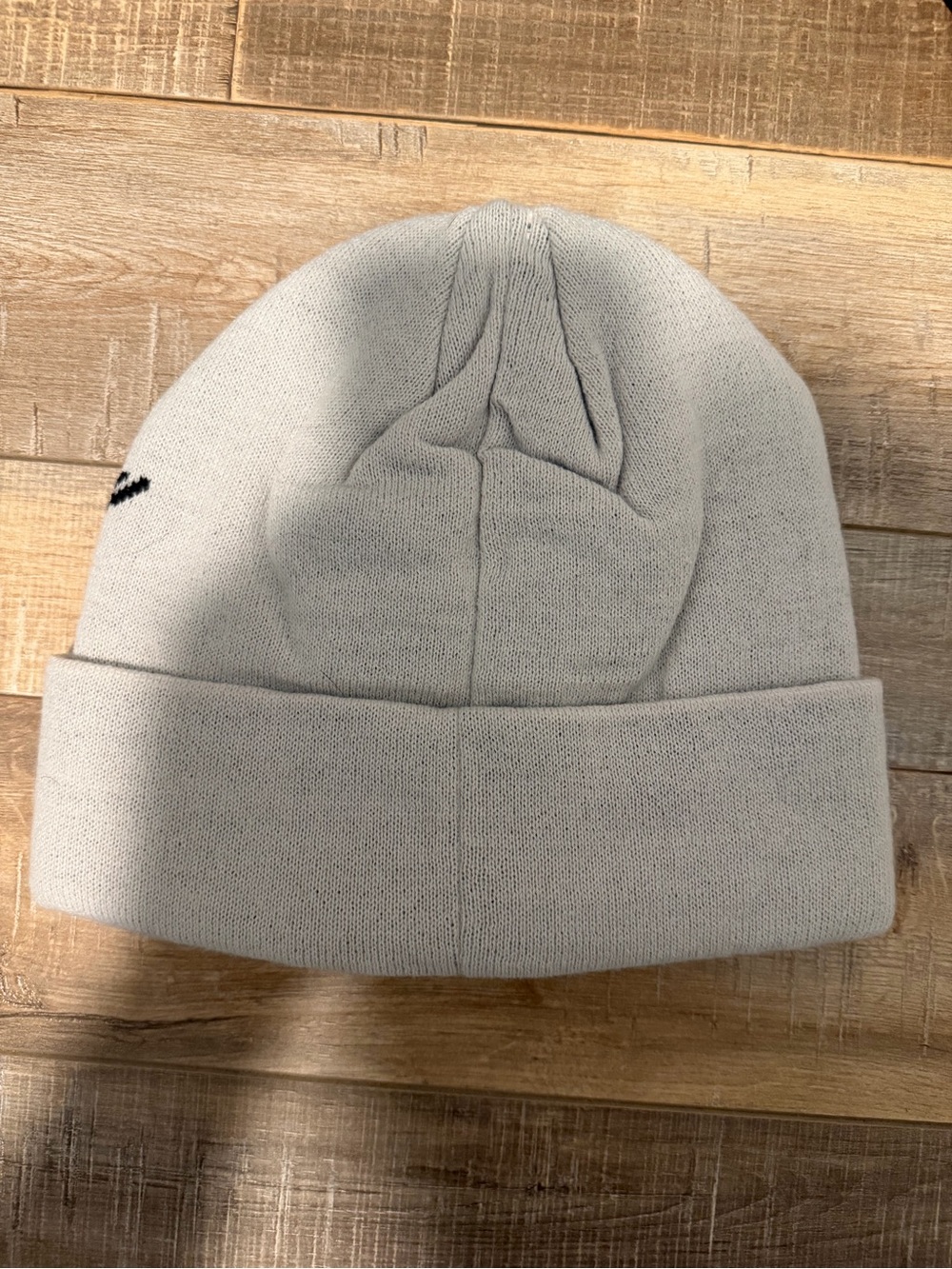 Arc'teryx White and Black Beanie - Picture 2 of 4